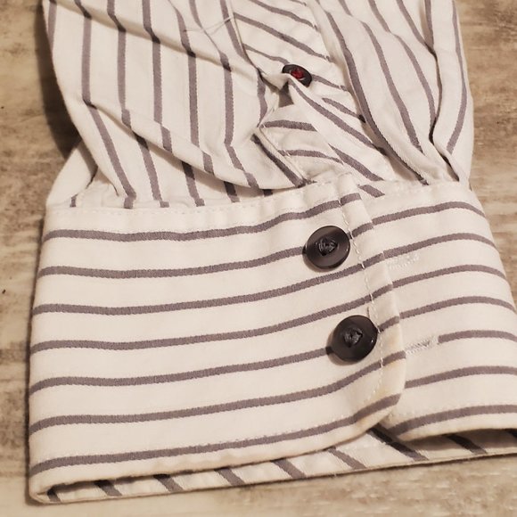 American Eagle button up casual shirt - Picture 2 of 8